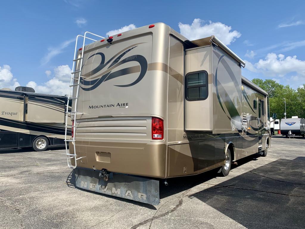 2005 MOUNTAIN AIRE 3778-WORKHORSE - Image 7