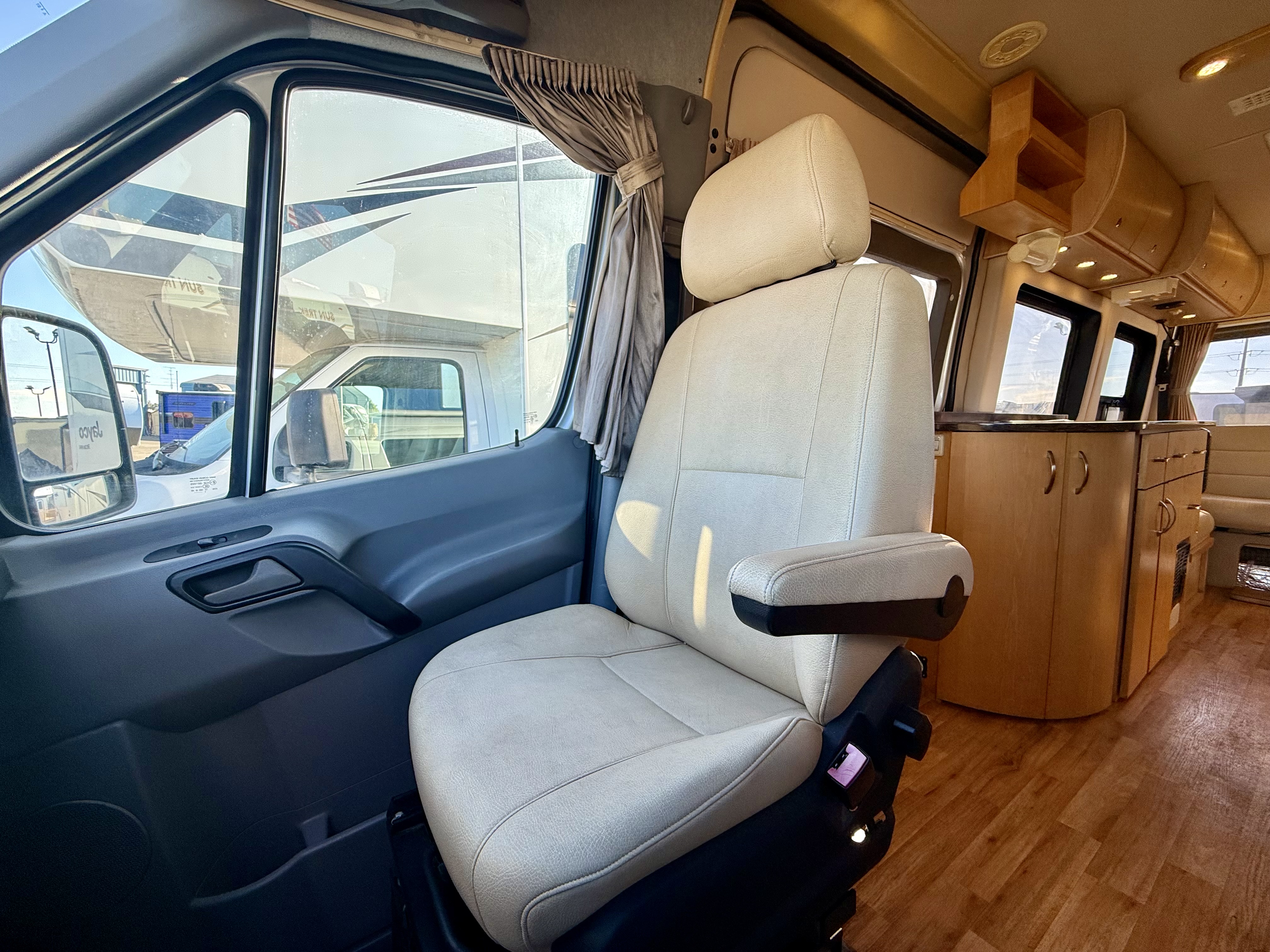 2012 Leisure Travel Free Spirit - Image 9