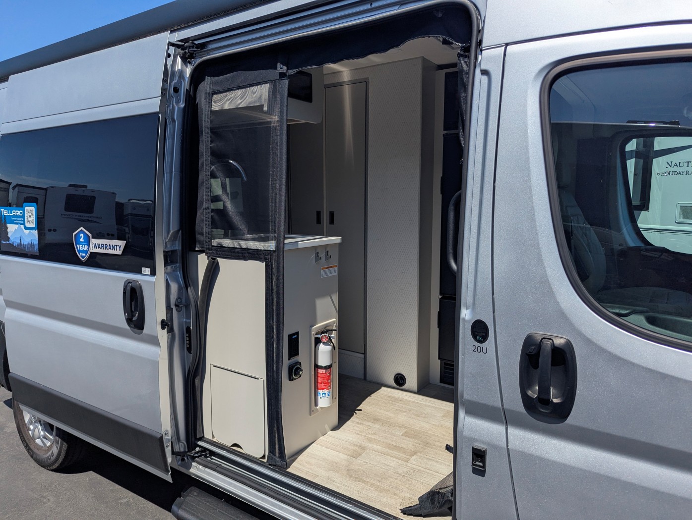 2027 Thor Motor Coach Tellaro 20U - Image 12