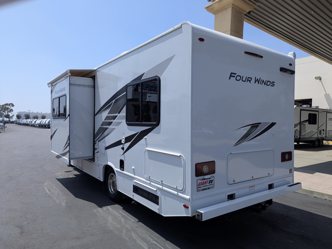 2025 Thor Motor Coach Four Winds 25V - Image 4