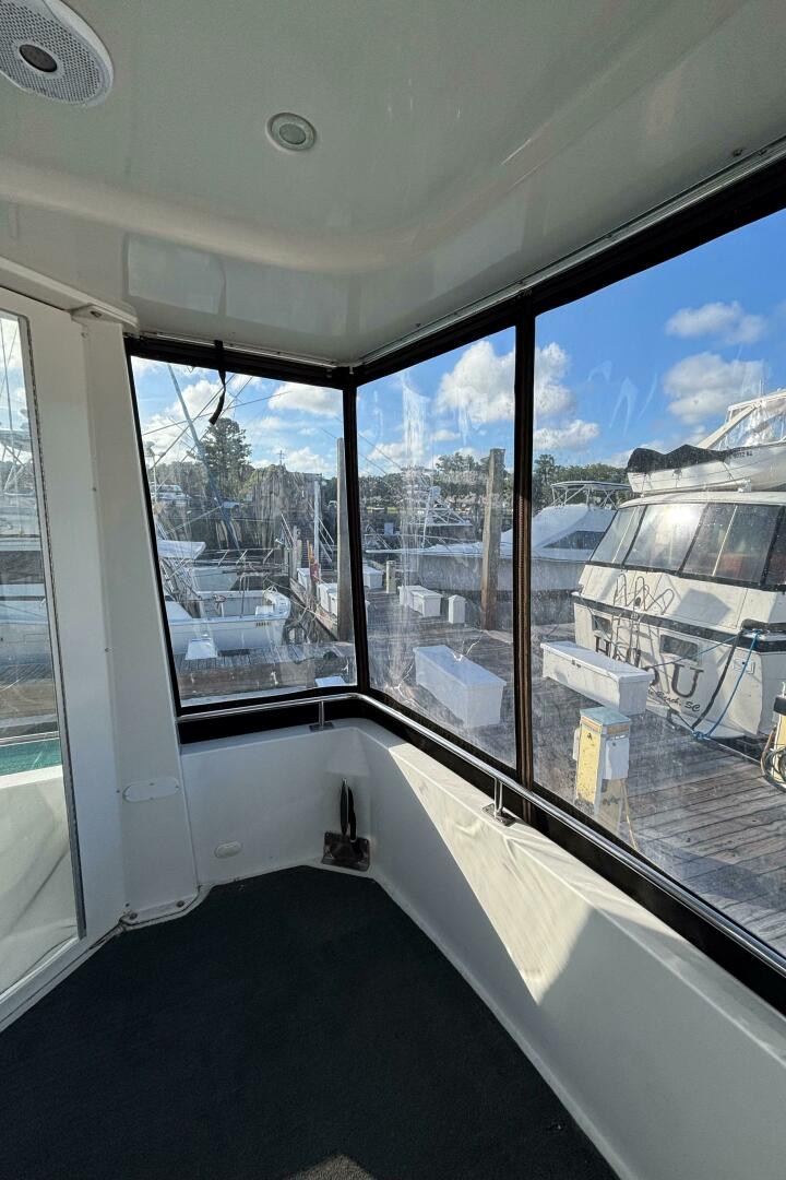 2001 Carver 396 Aft Cabin MY - Image 21