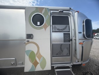 2027 AIRSTREAM FRANK LLOYD WRIGHT 28RBT - Image 11