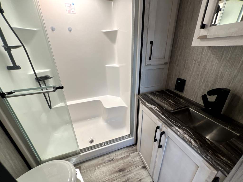 2021 KZ RV DURANGO 321RLT - Image 18