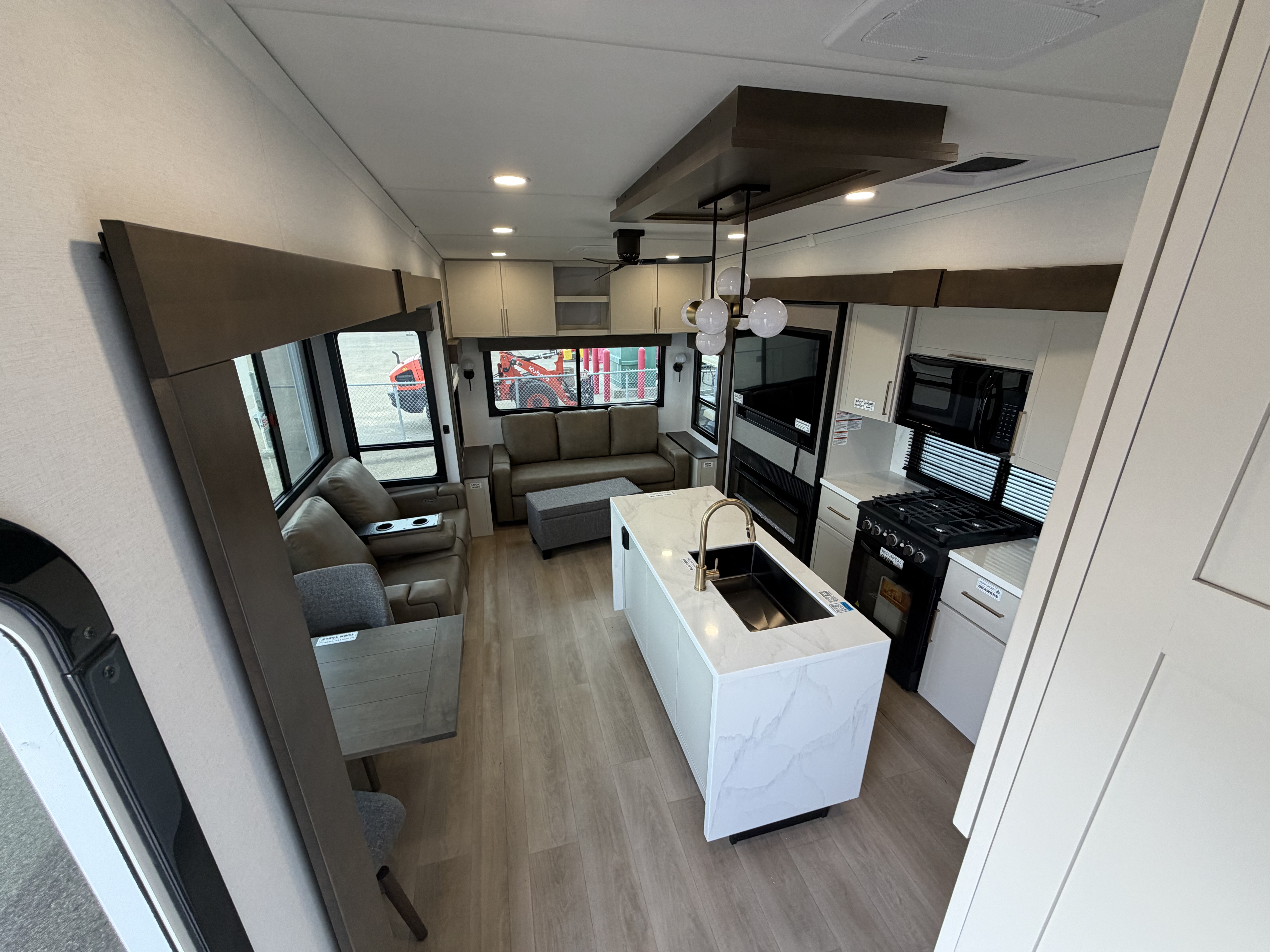2027 Alliance RV Paradigm 310RL - Image 11