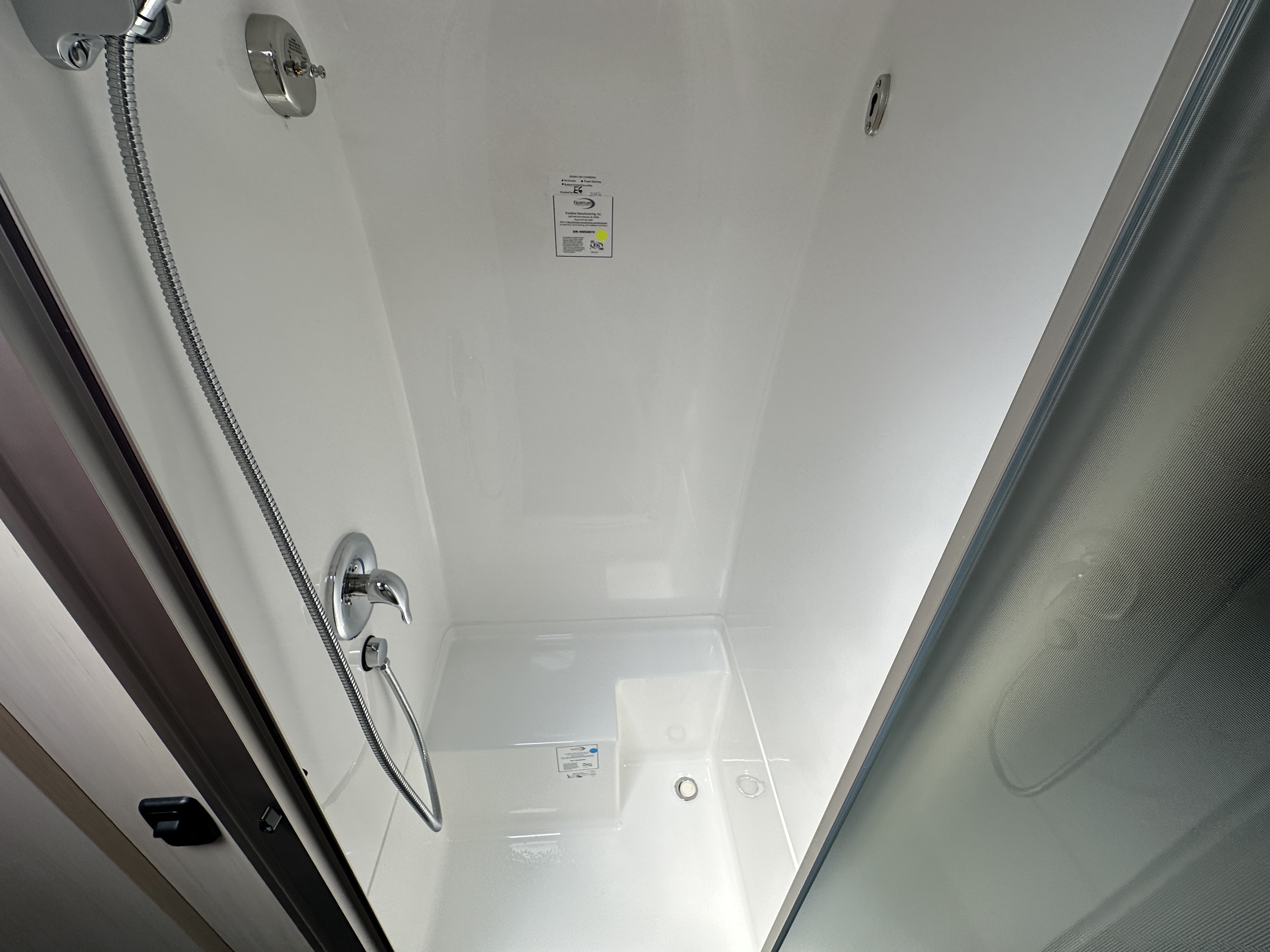2026 Airstream Flying Cloud 27FB - Image 23