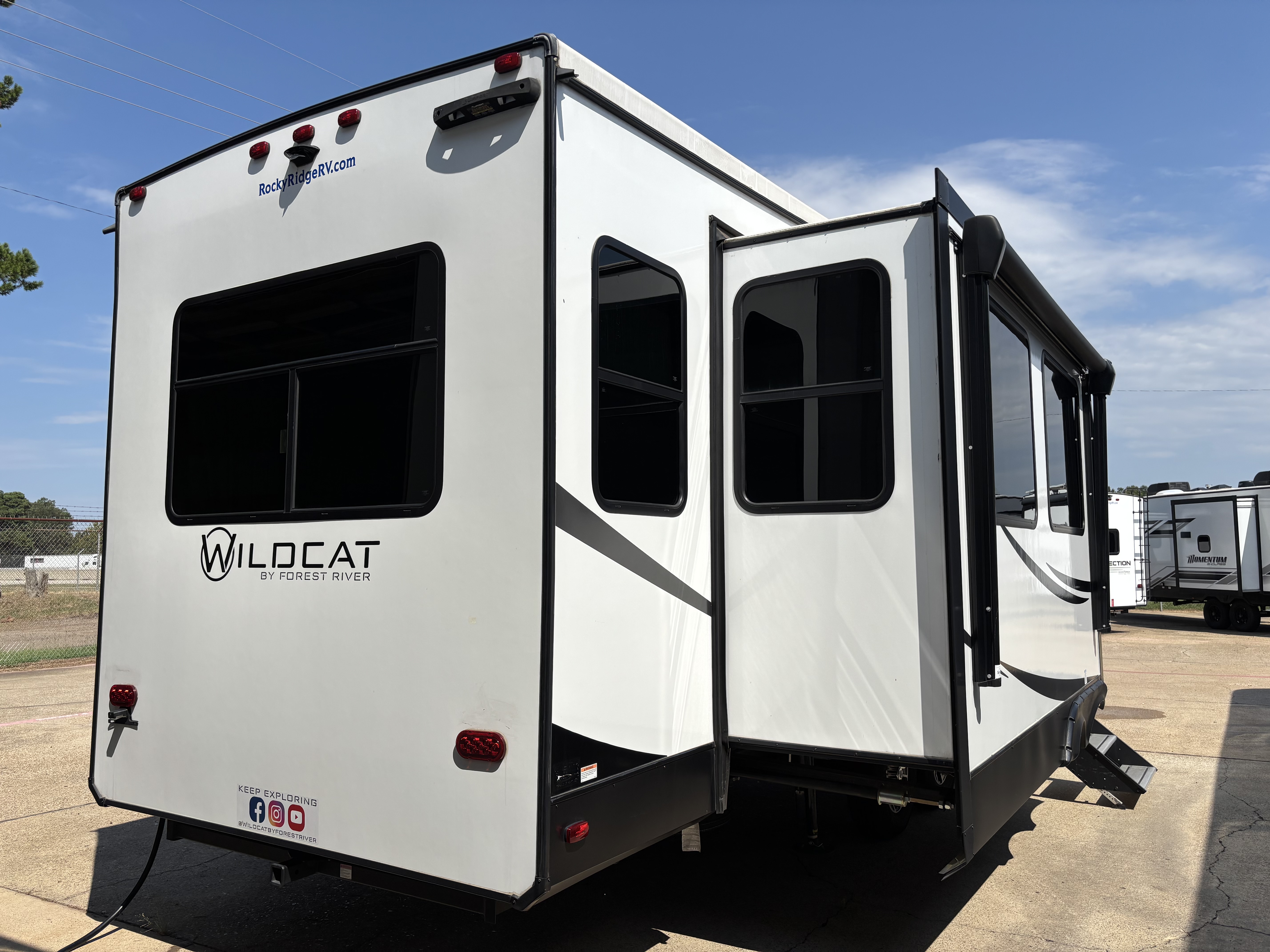2023 Forest River Wildcat 290RLW - Image 7