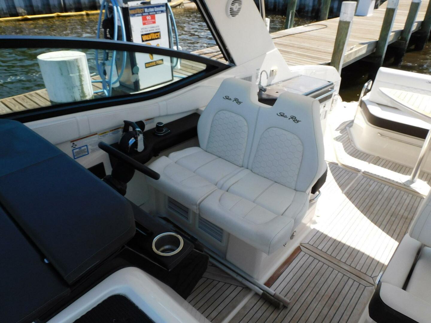 2018 Sea Ray Sundancer 320 - Image 25