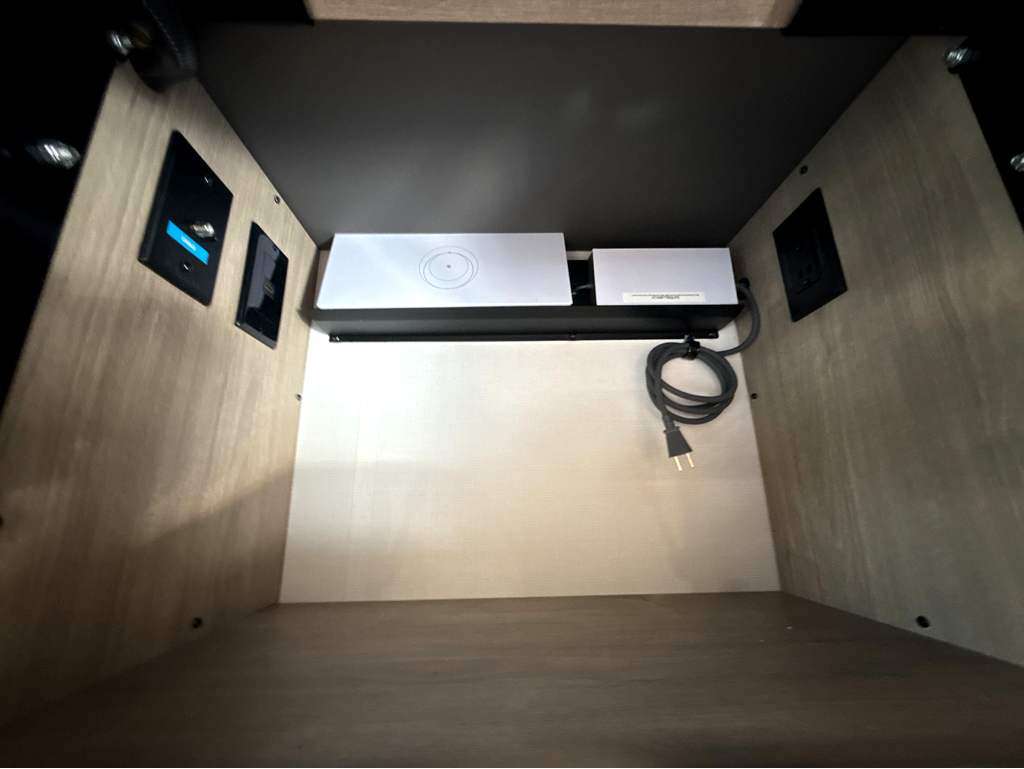 2027 Grand Design Lineage Series M 25FW - Image 24