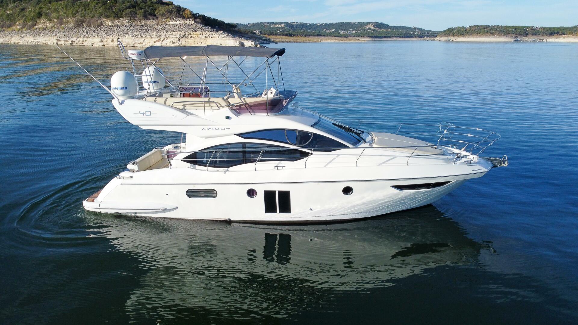 2013 Azimut 40 Flybridge - Image 1