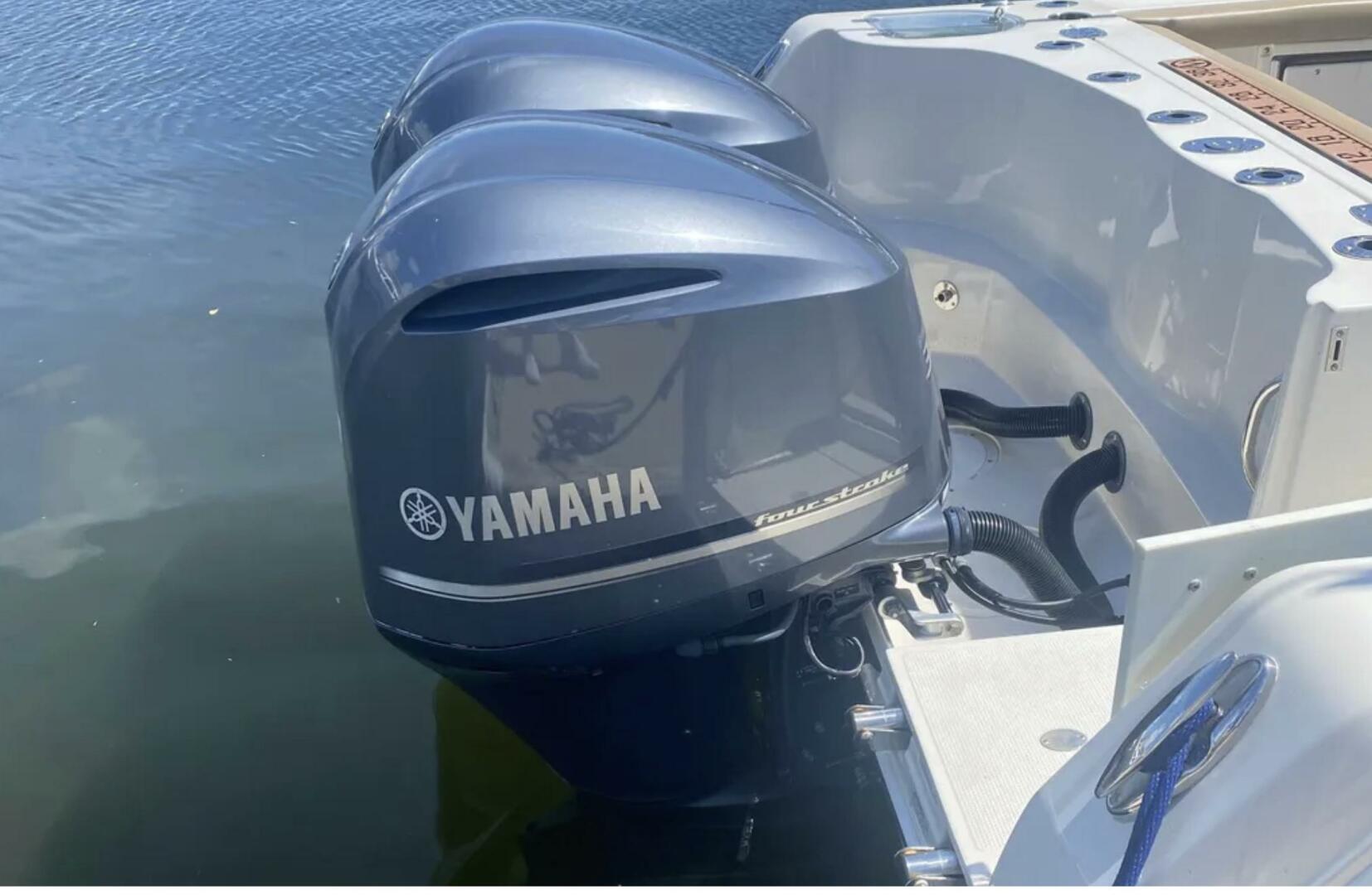 2018 Sailfish 325 DC - Image 4