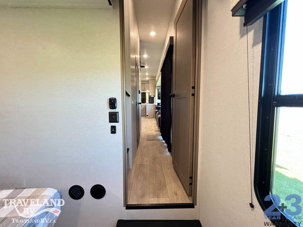 2027 Jayco Jay Flight Bungalow 404LOFT - Image 42
