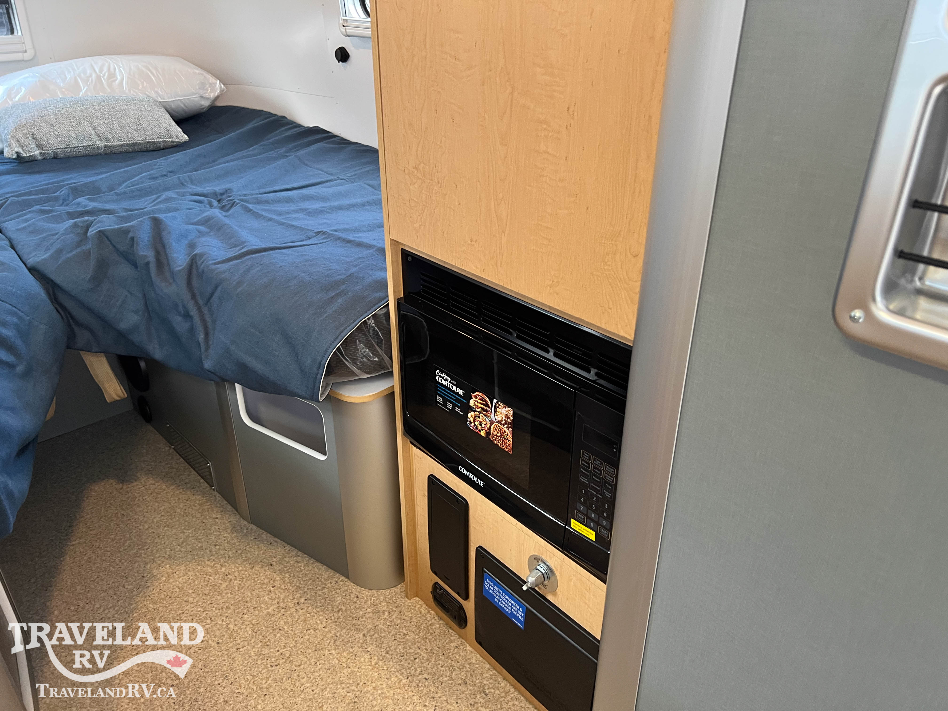 2026 AIRSTREAM 22RB WORLD TRAVELER - Image 19