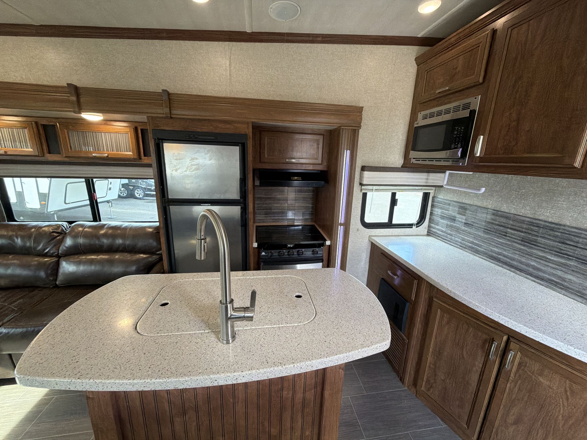 2018 Heartland Sundance XLT SD XLT 289 TS - Image 17