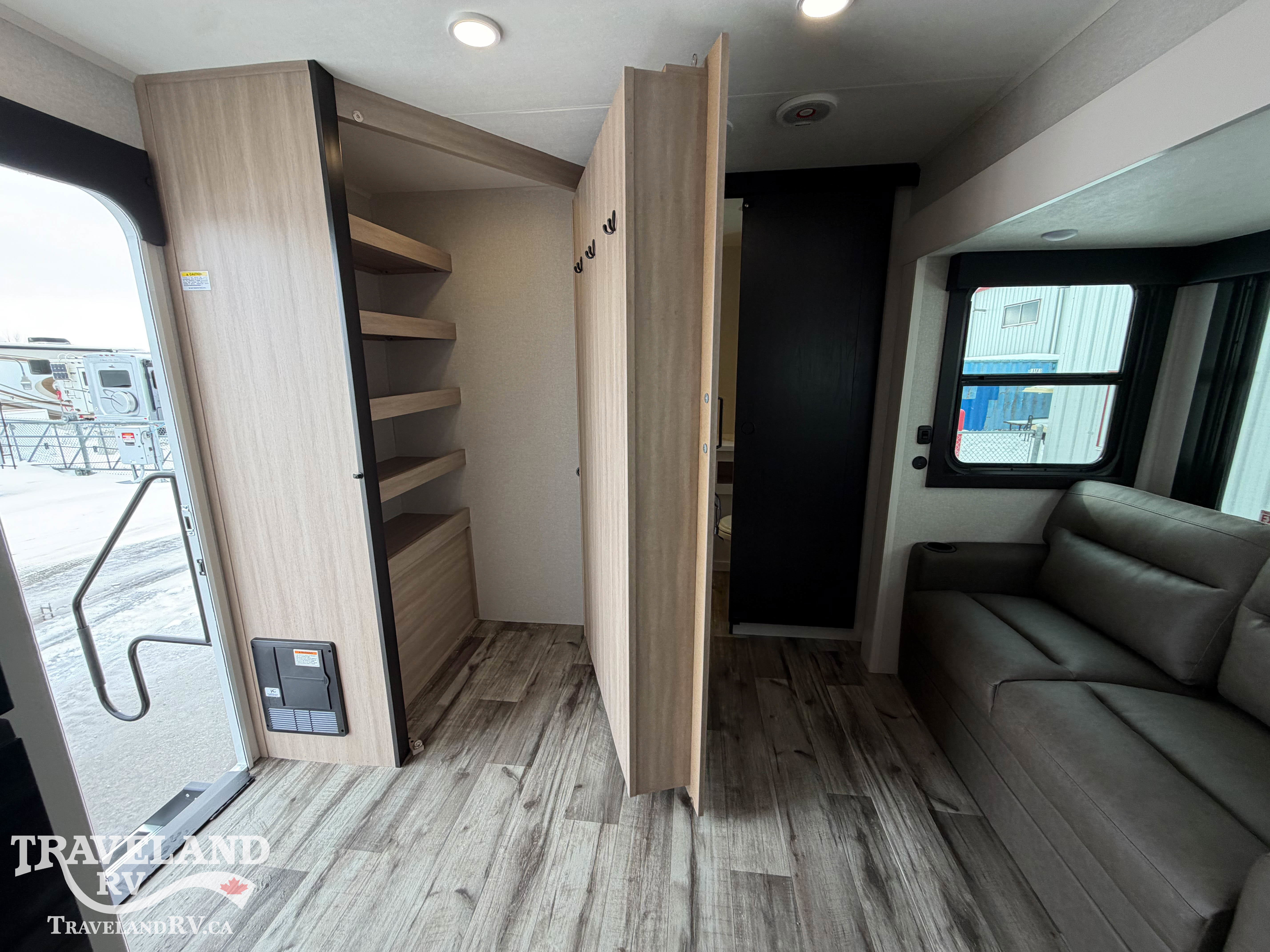 2026 Highland Ridge Roamer Light Duty 27RBOS - Image 10