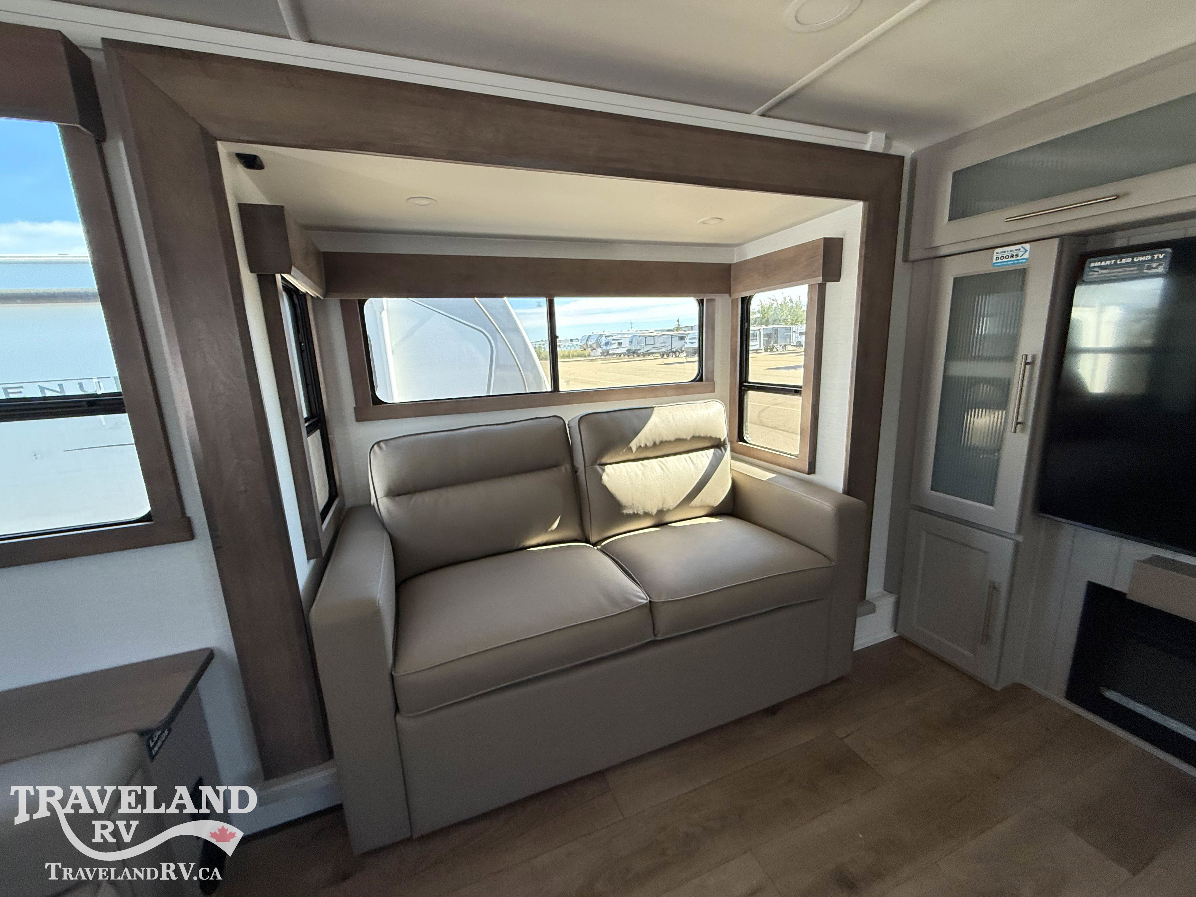 2026 Alliance RV Paradigm 385FL - Image 21