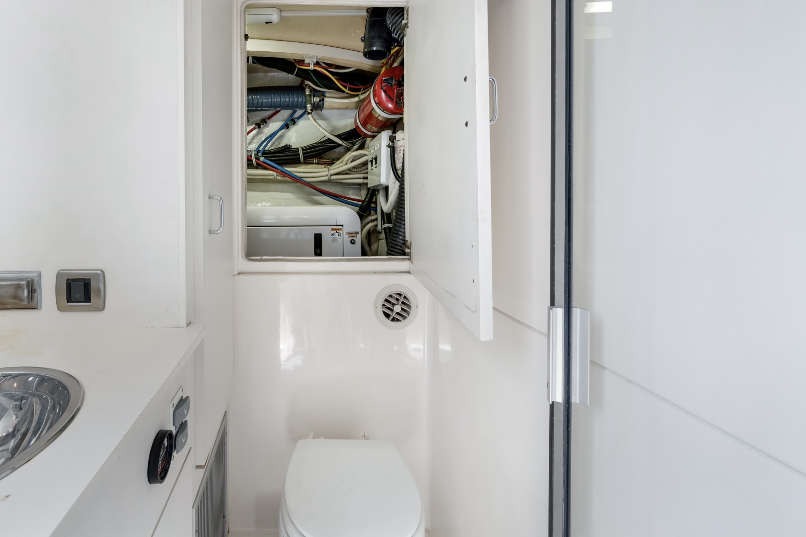 2006 Marquis 65 Pilothouse - Image 36