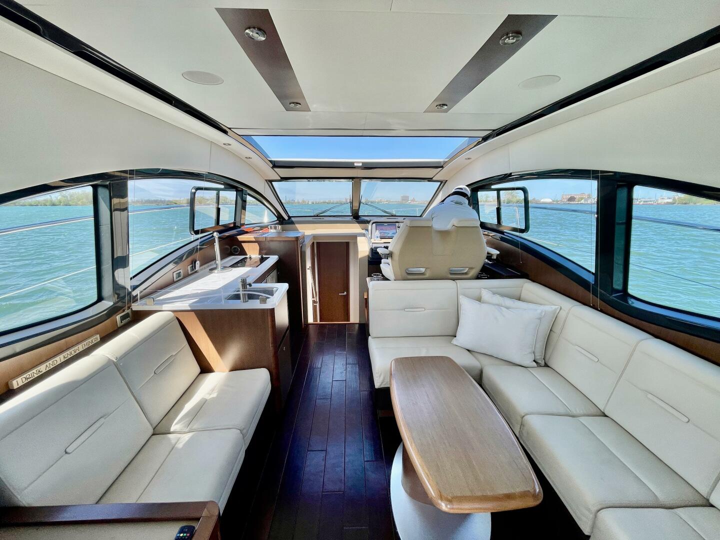 2017 Sea Ray 400 Sundancer - Image 27