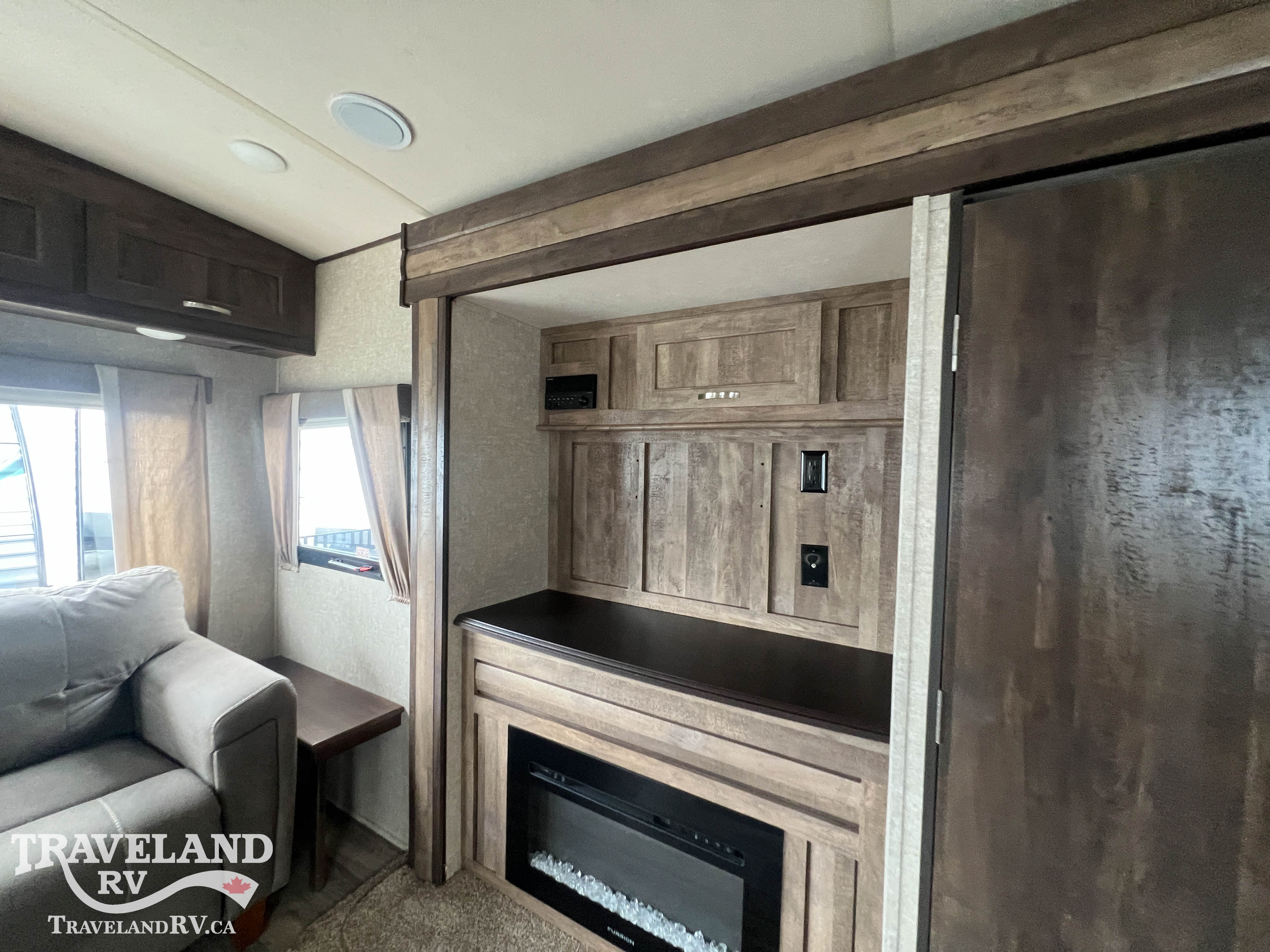 2019 Forest River Vibe 288RLS - Image 9