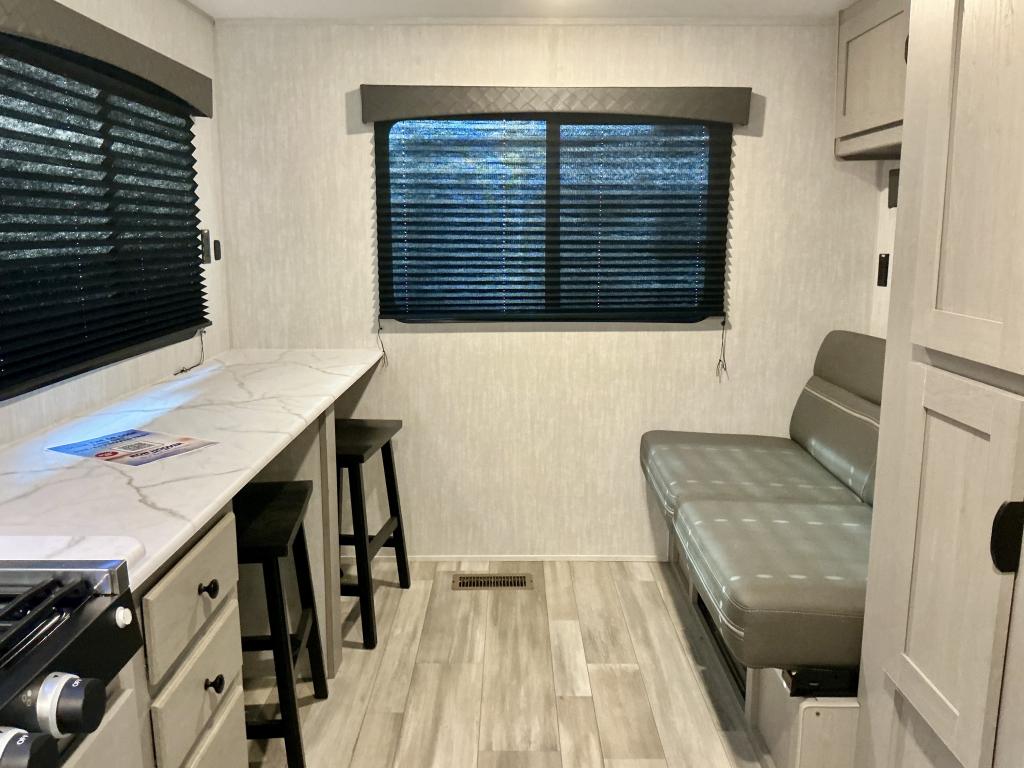 2025 COACHMEN 242MK - Image 12