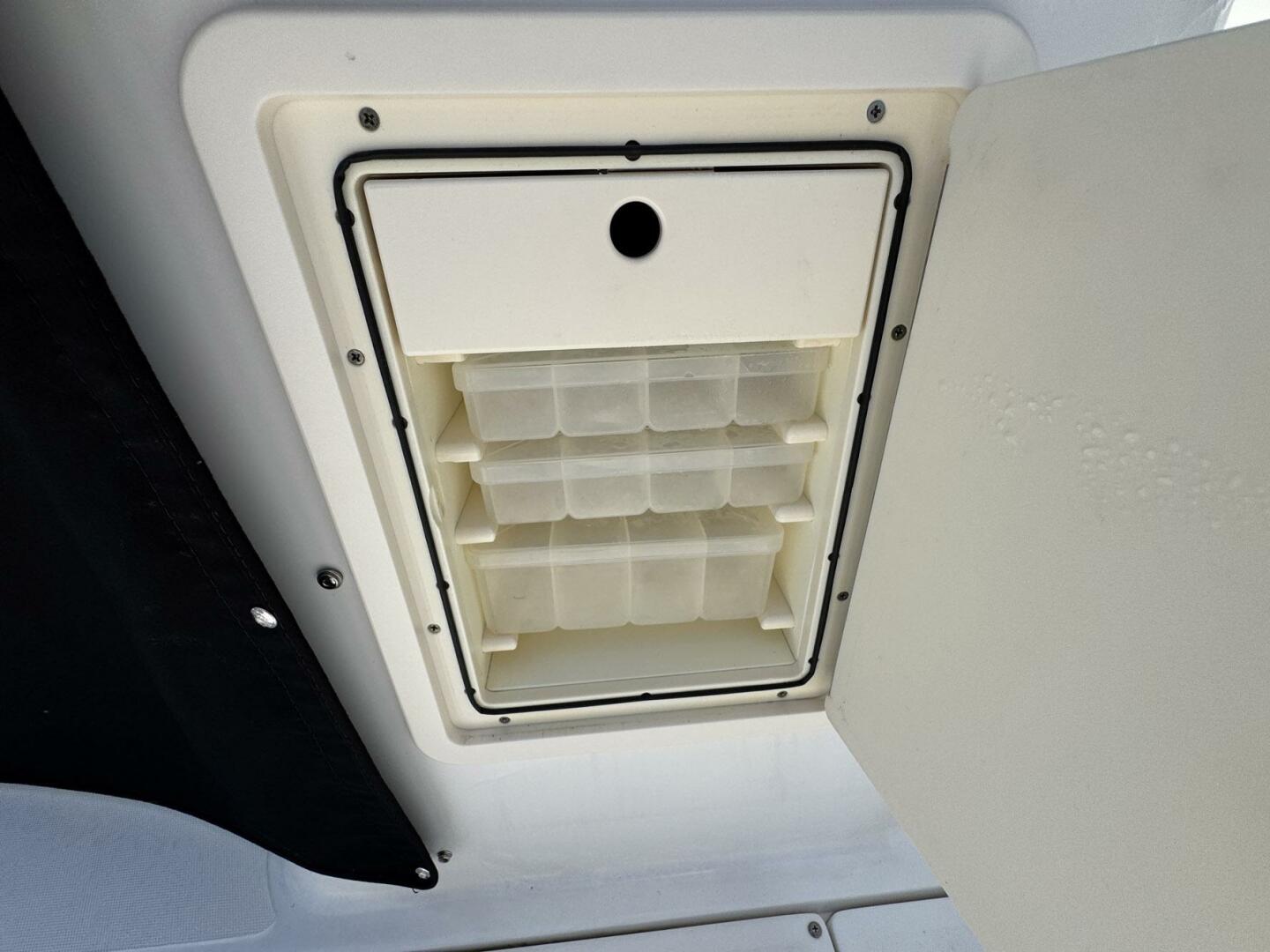 2011 Boston Whaler 305 Conquest - Image 22
