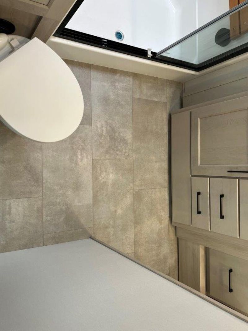 2025 Grand Design Solitude 388MBS - Image 14