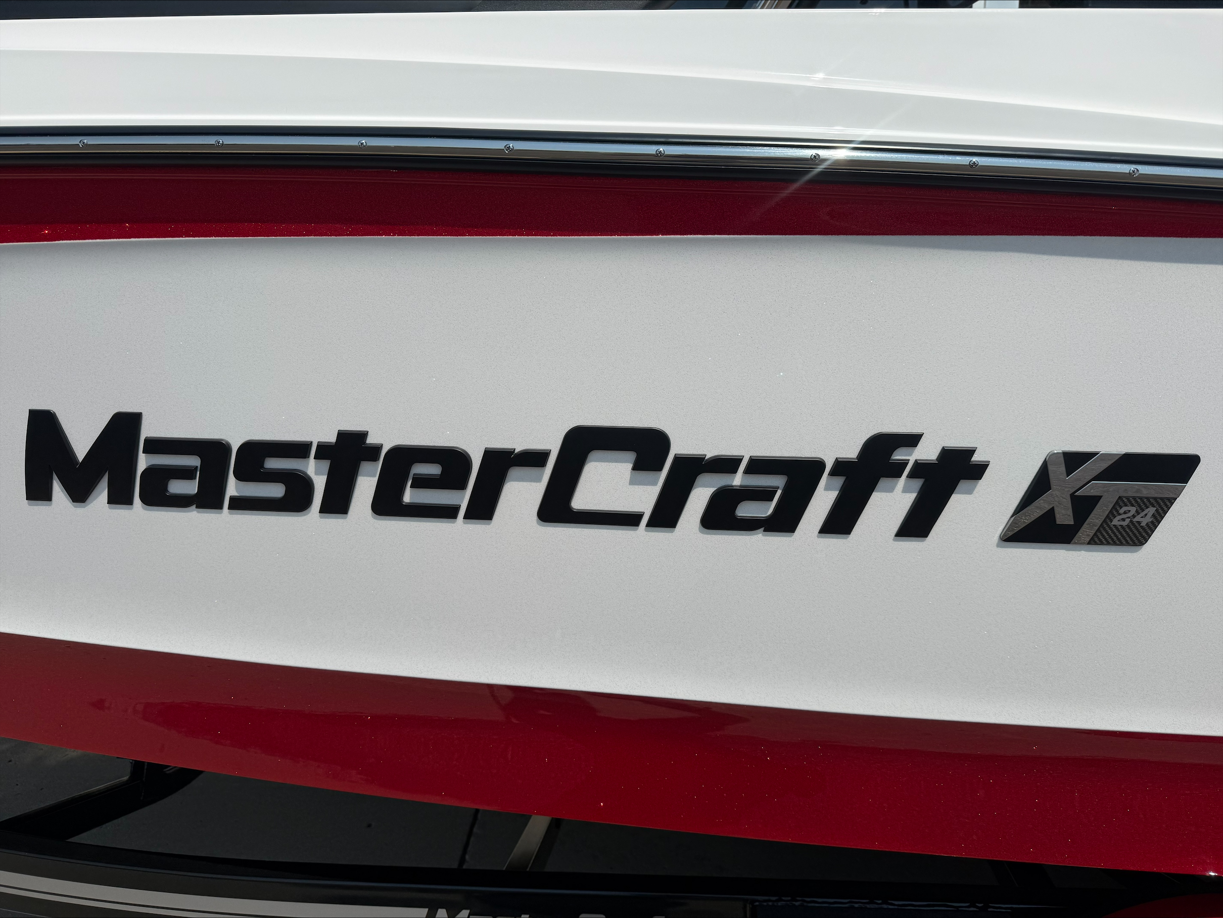 2027 MasterCraft XT24 - Image 2