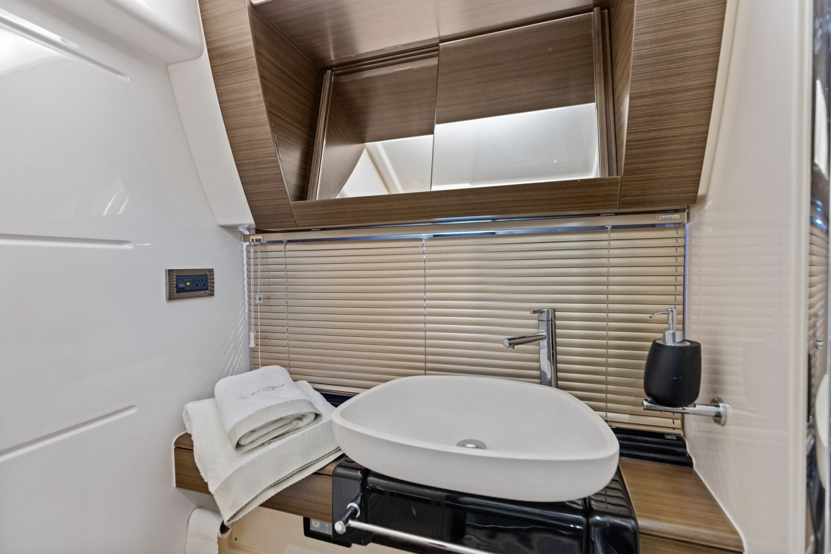 2015 Azimut 55S - Image 71
