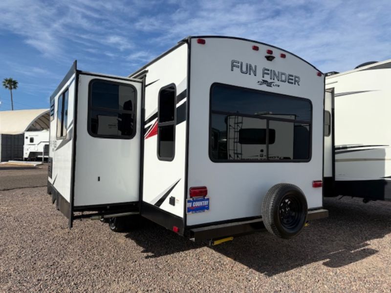 2019 Cruiser RV Fun Finder Xtreme Lite 25RS - Image 2