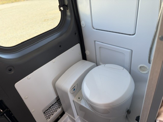 2025 Thor Motor Coach Rize 18G - Image 16