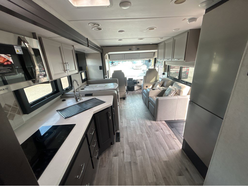 2026 THOR MOTOR COACH PALAZZO 33.5 - Image 23