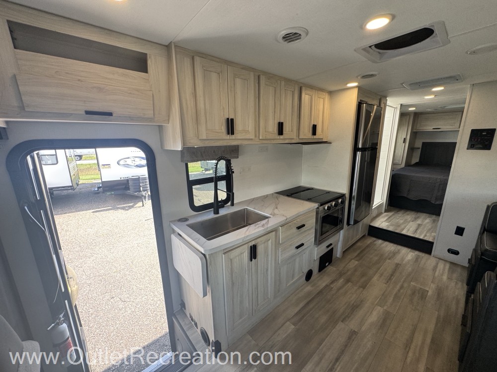 2023 Forest River Sunseeker 2850S LE - Image 9