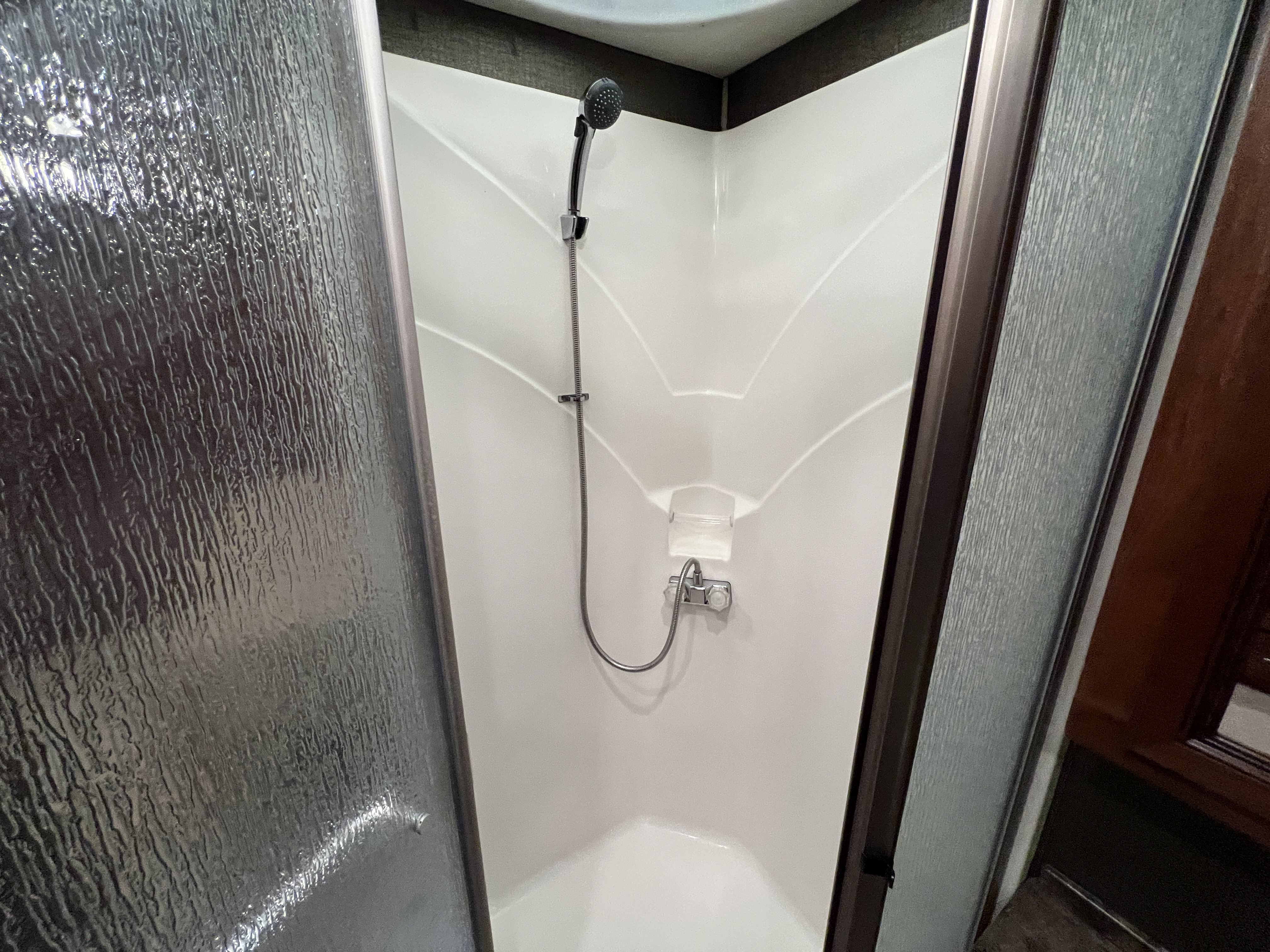2015 Holiday Rambler Ambassador 38FST - Image 25