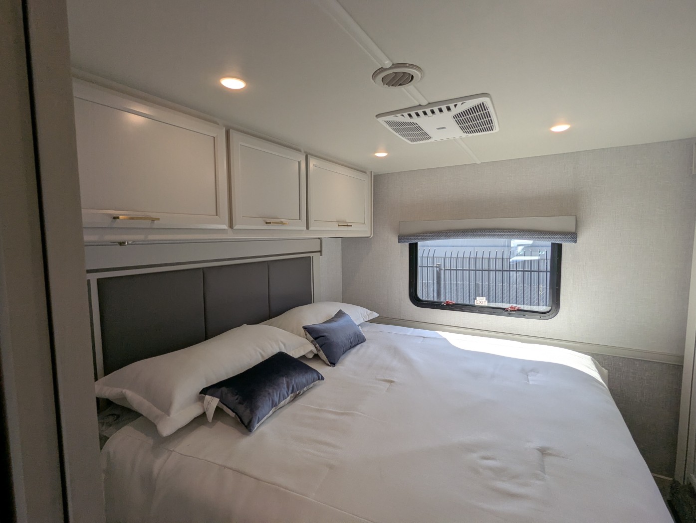 2026 Fleetwood Flair 29M - Image 28