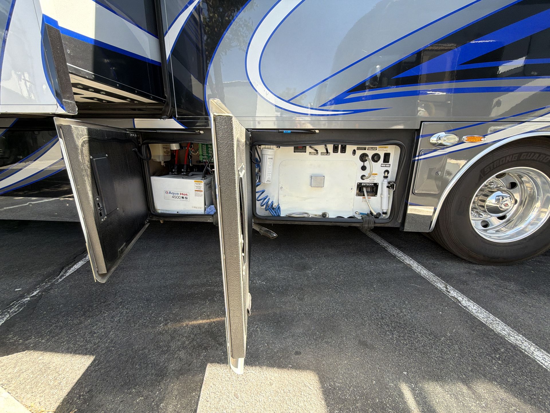 2017 Entegra Coach Anthem 44DLQ - Image 14