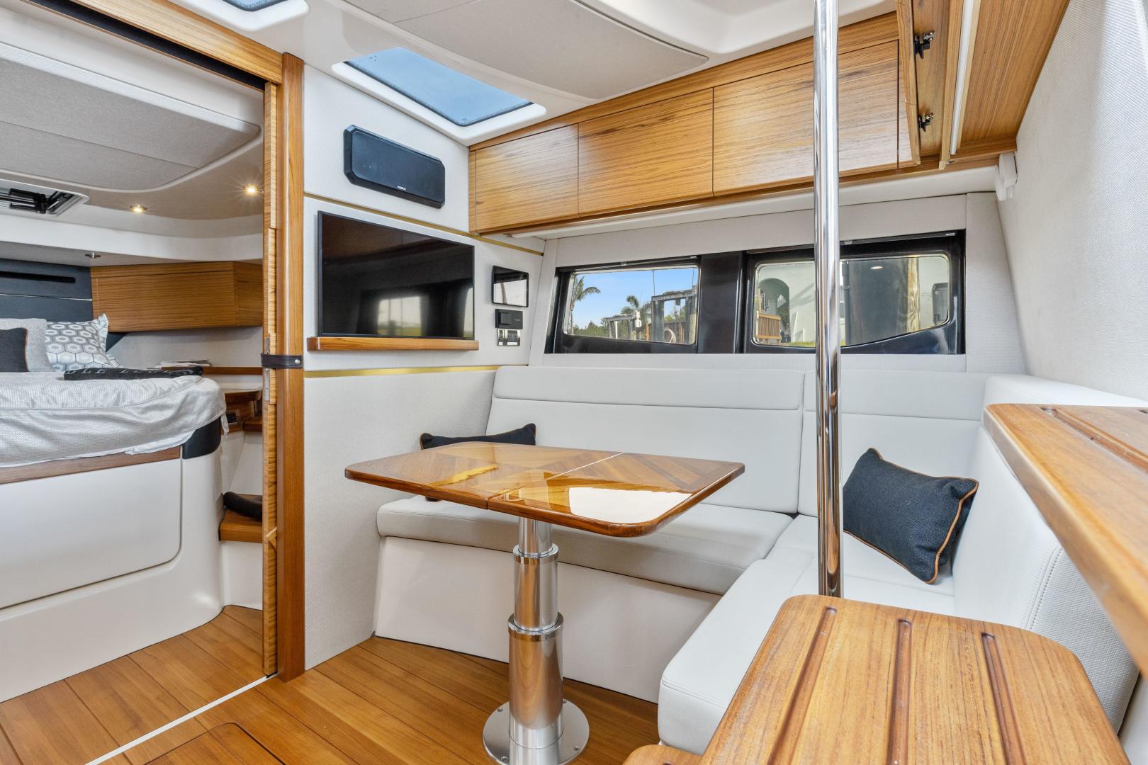 2022 Boston Whaler 405 Conquest - Image 22