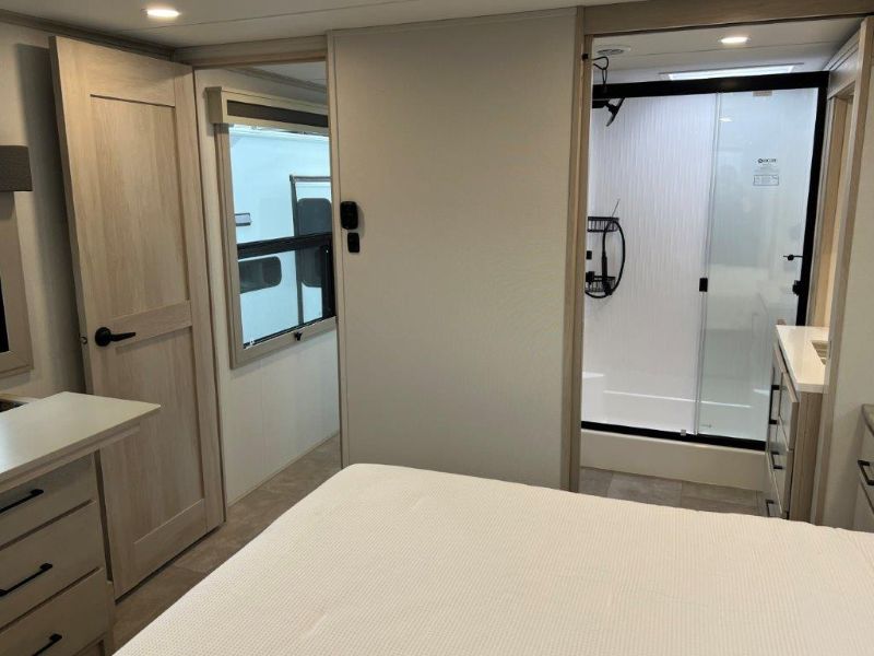 2025 Grand Design Solitude 388MBS - Image 19
