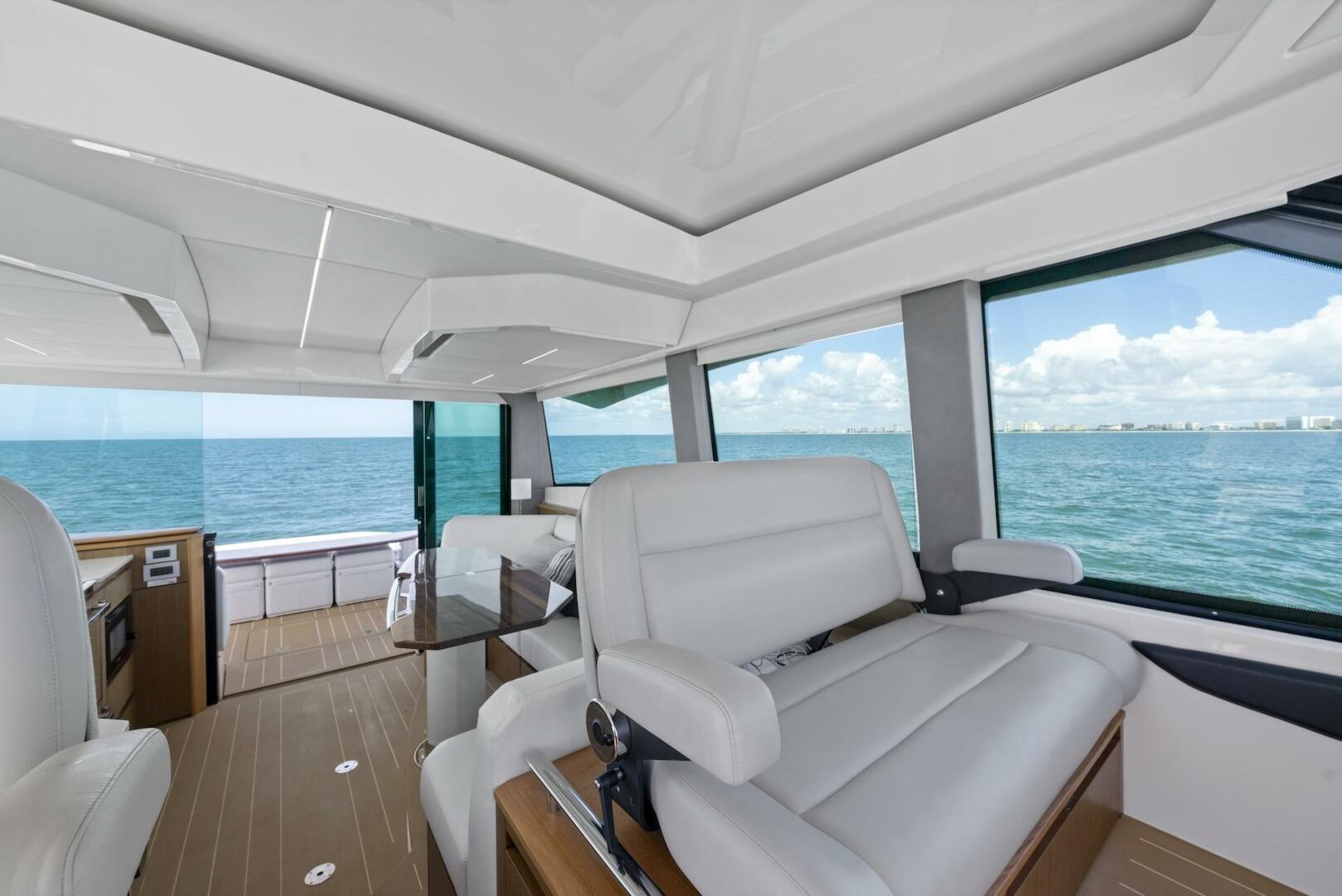 2023 Tiara Yachts EX 60 - Image 3