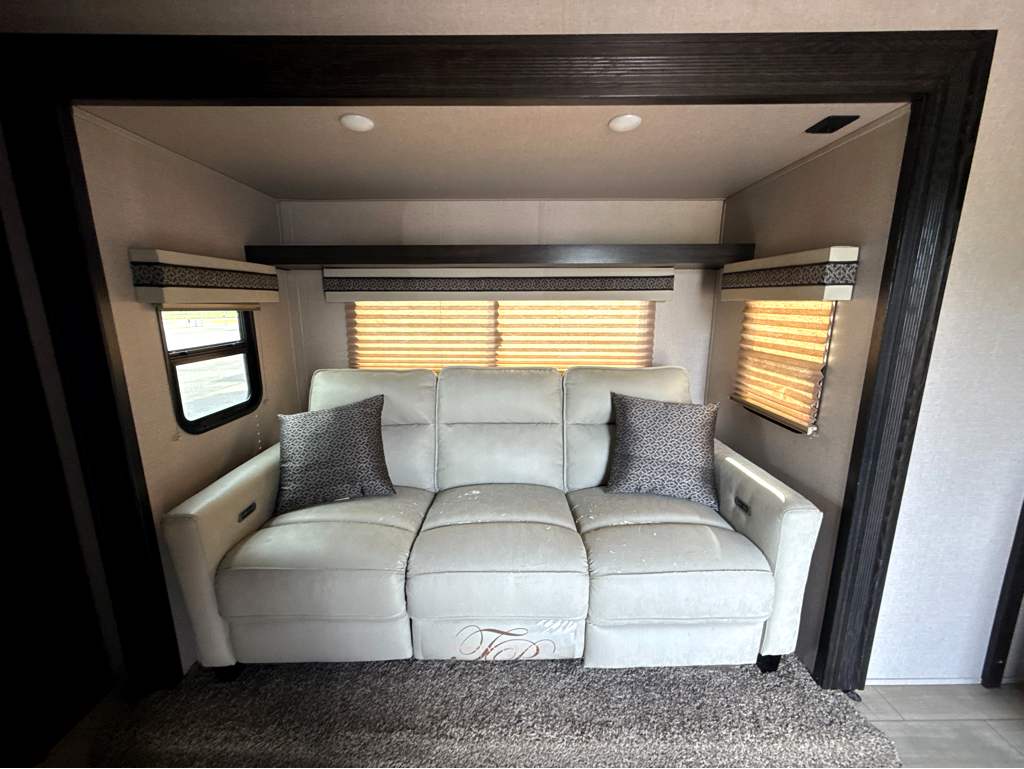 2018 FOREST RIVER XLR 30HDS - Image 14