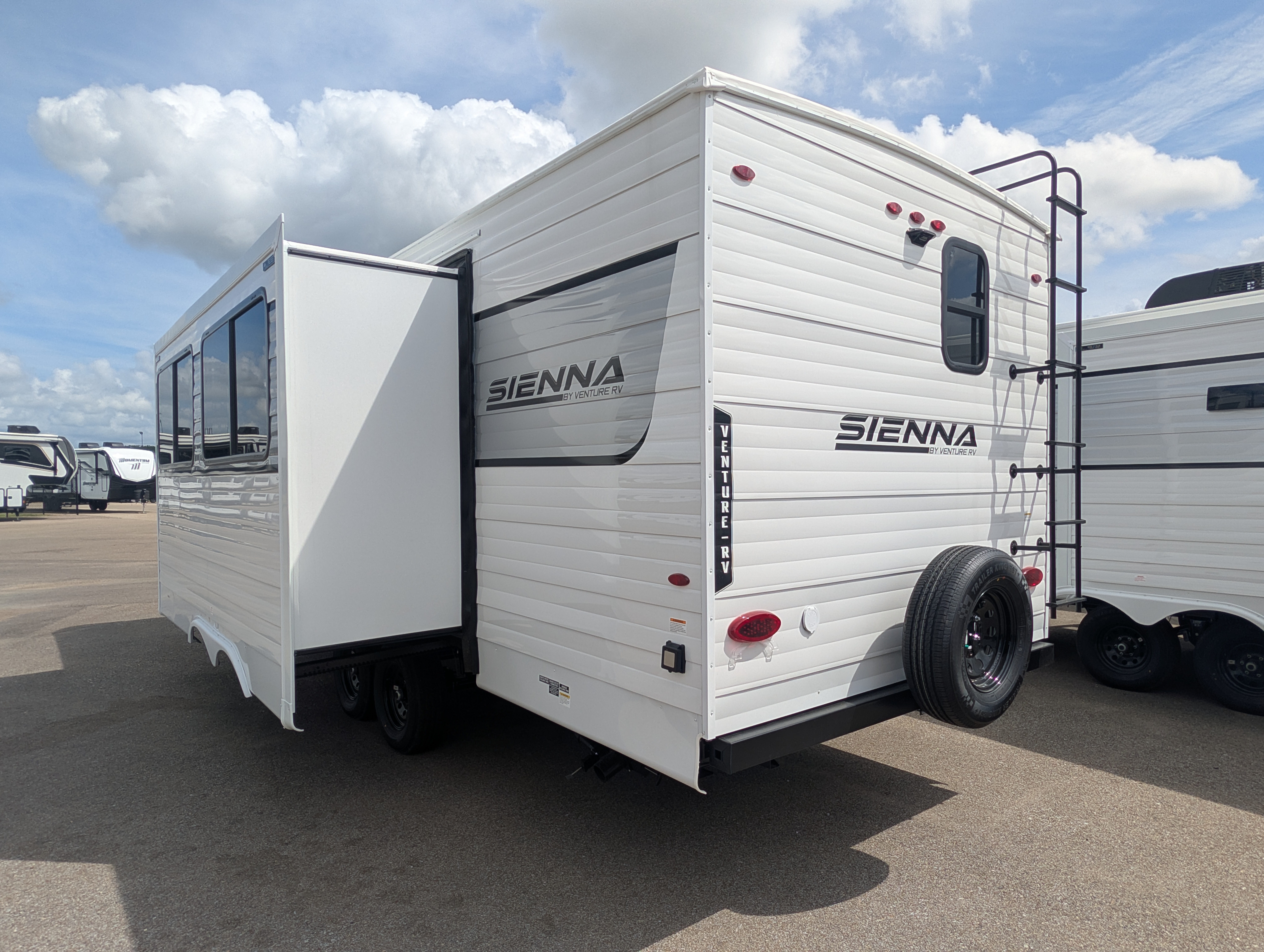 2026 VENTURE RV SIENNA 251VRB - Image 3