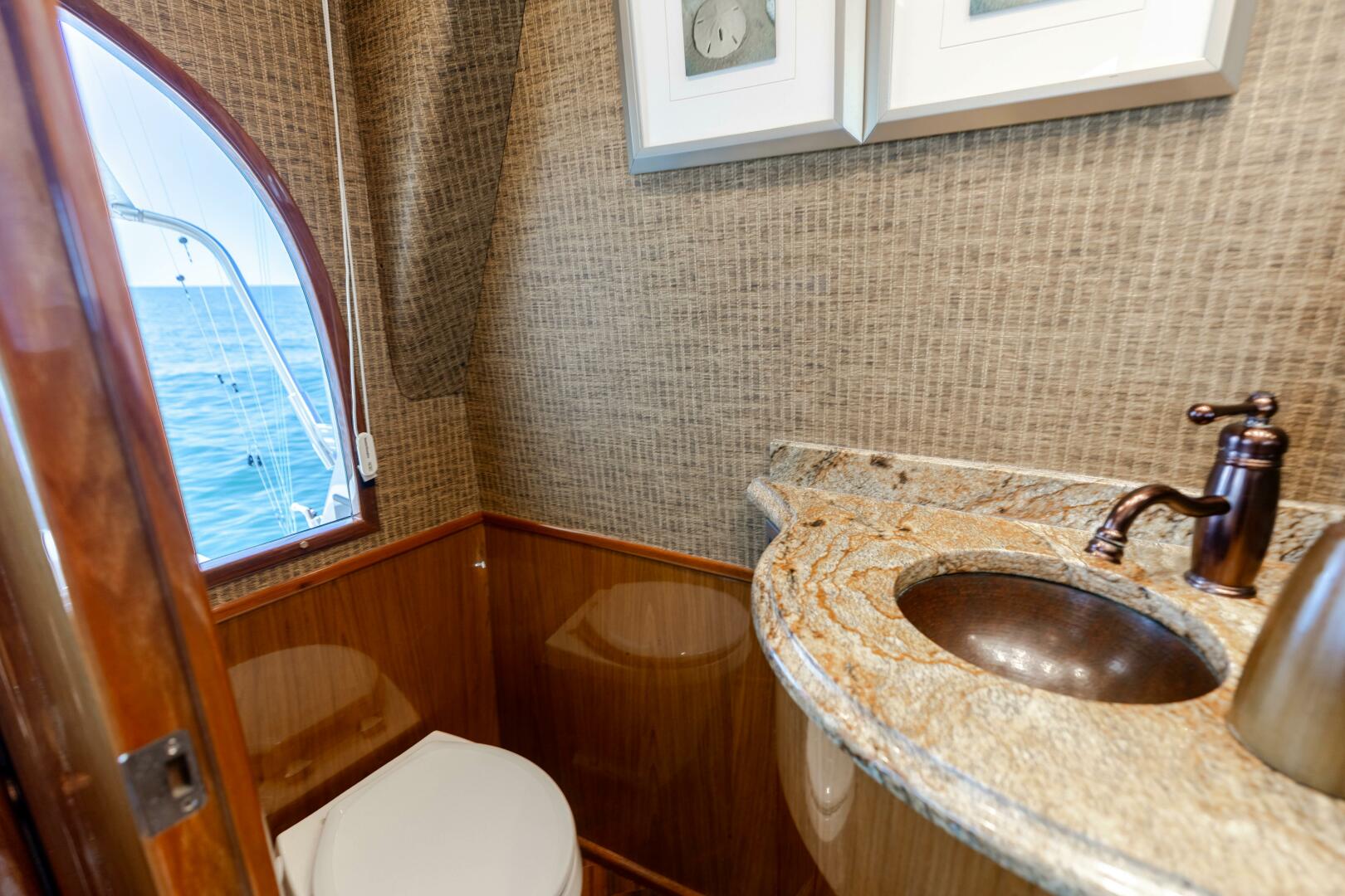 2013 Viking 76 Convertible - Image 15