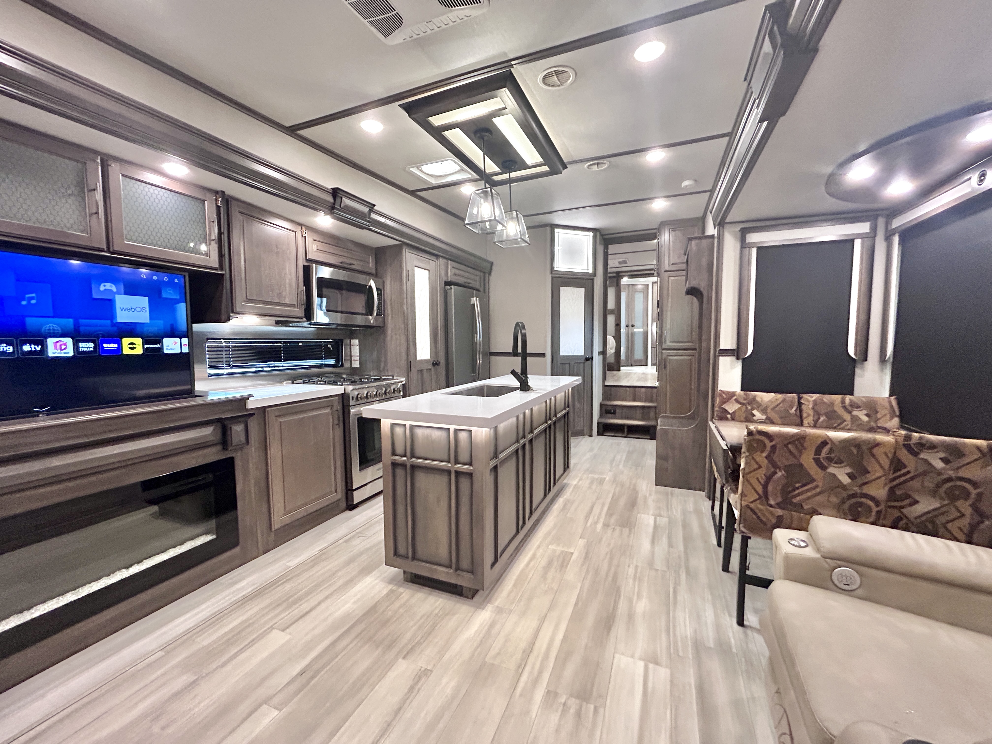 2021 Grand Design 373FB SOLITUDE - Image 15