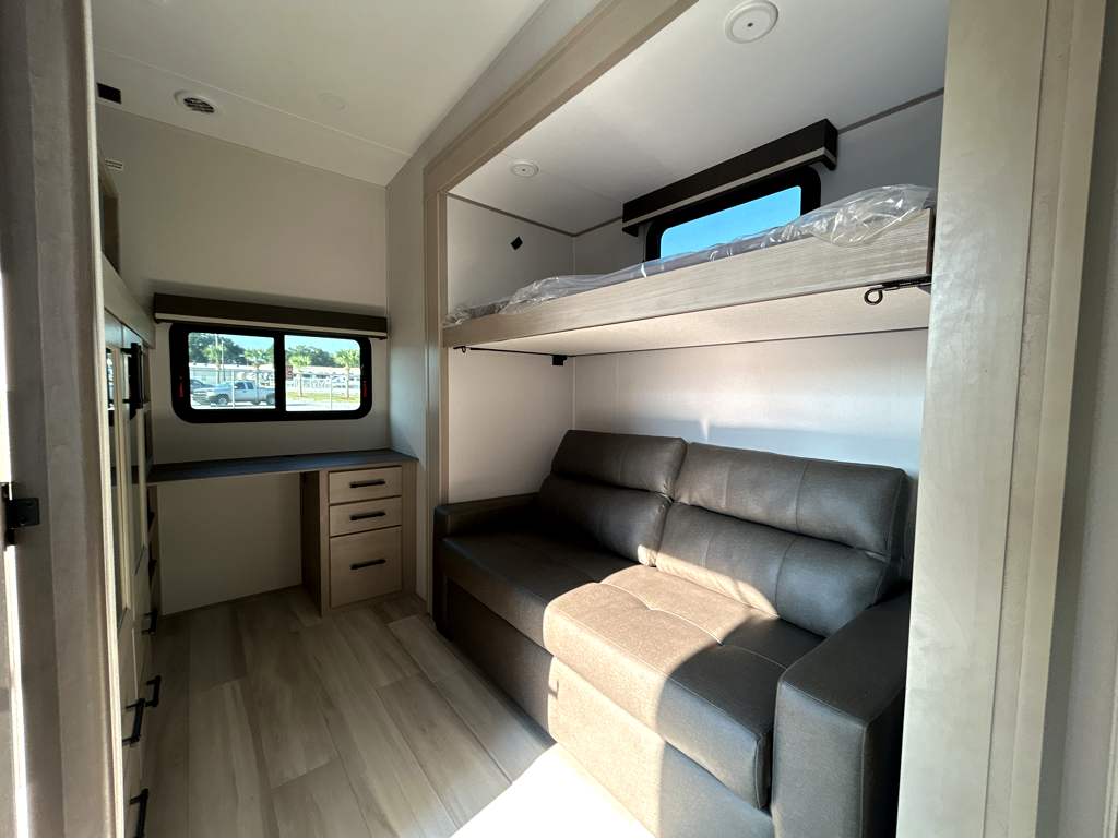 2026 GRAND DESIGN INFLUENCE 3704BH - Image 27