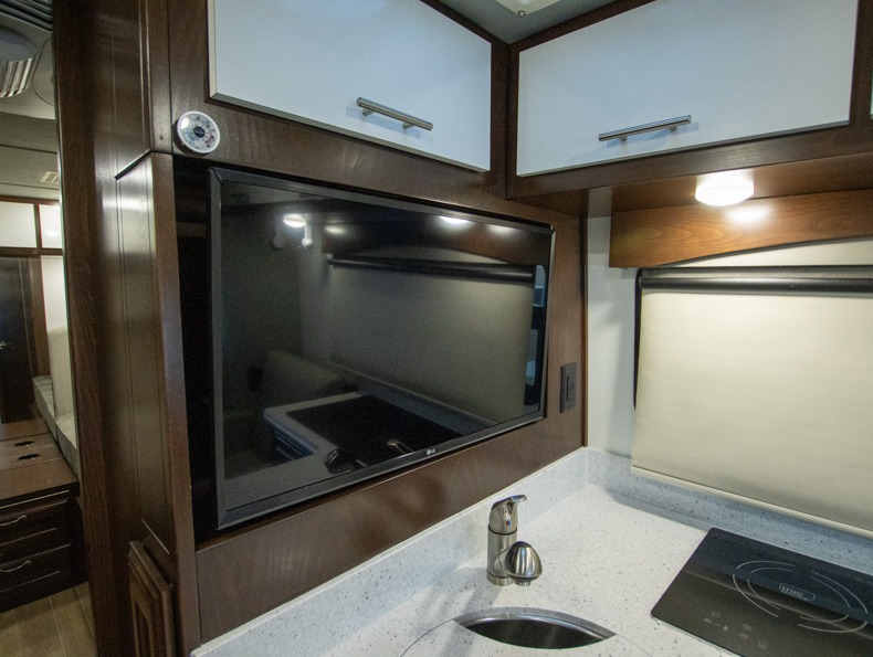 2020 Regency RV Ultra Brougham 25TB - Image 8