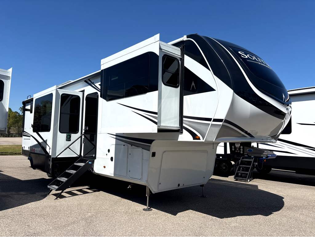 2026 GRAND DESIGN SOLITUDE 380FL - Image 1