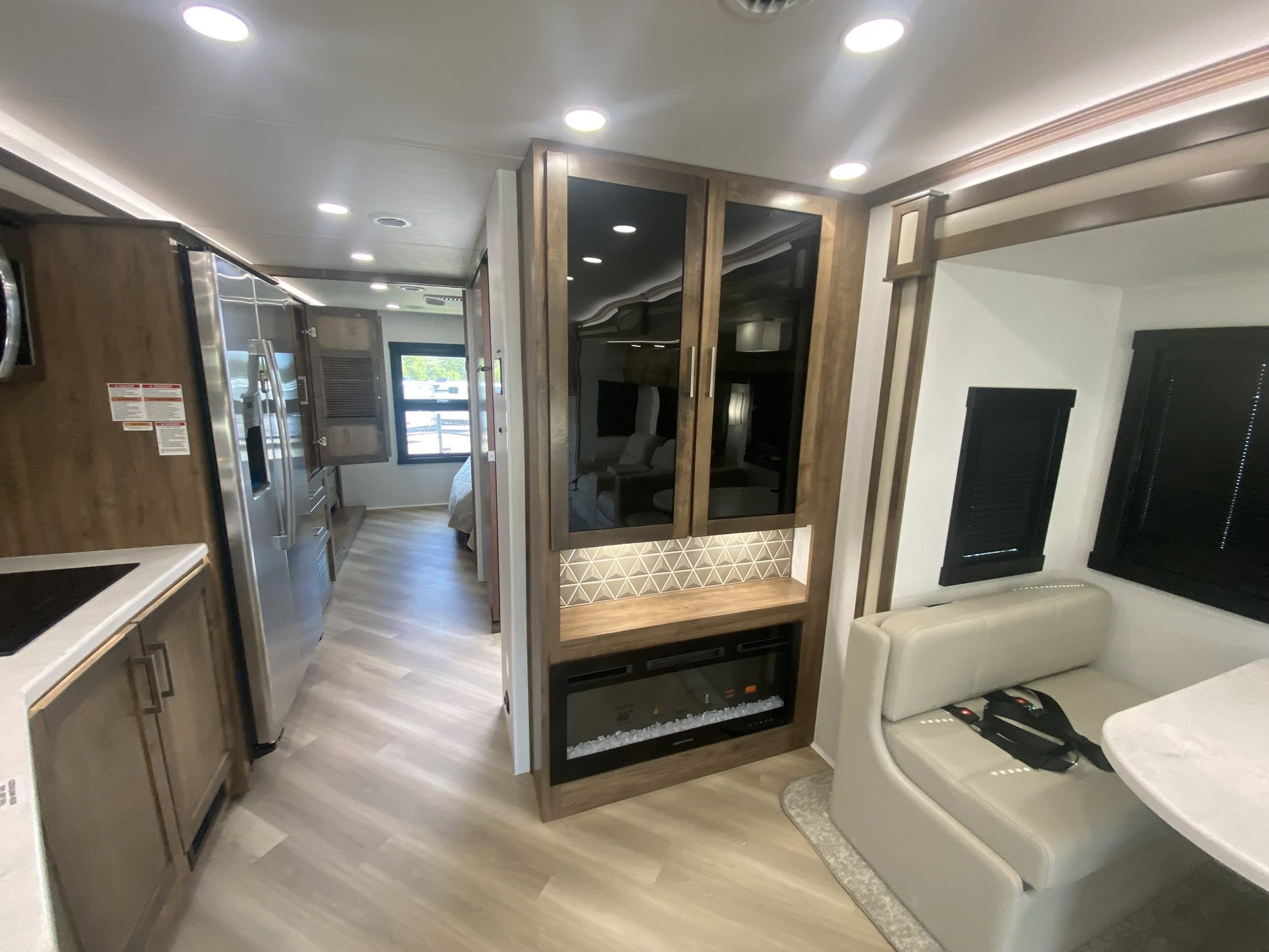 2026 JAYCO SENECA 37M - Image 14