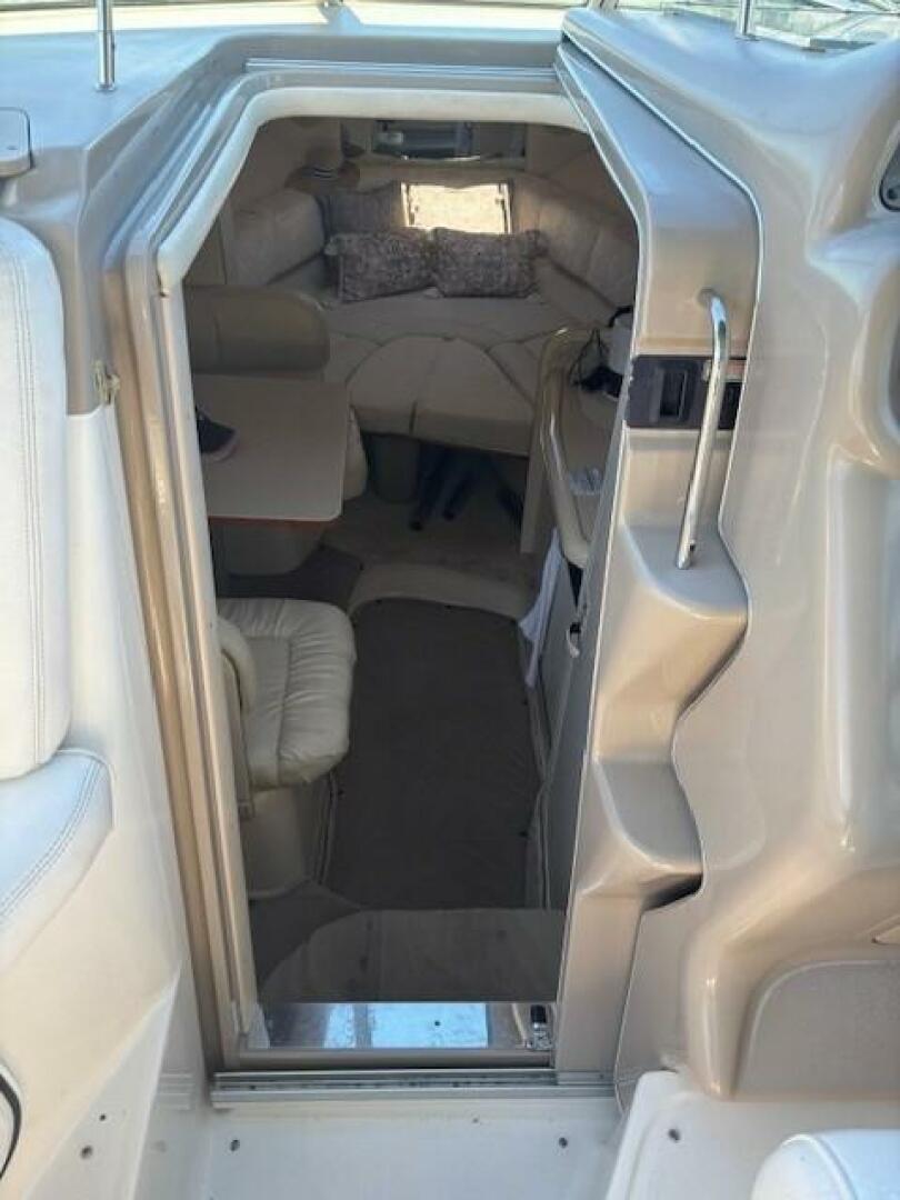 2000 Sea Ray 270 Sundancer - Image 11