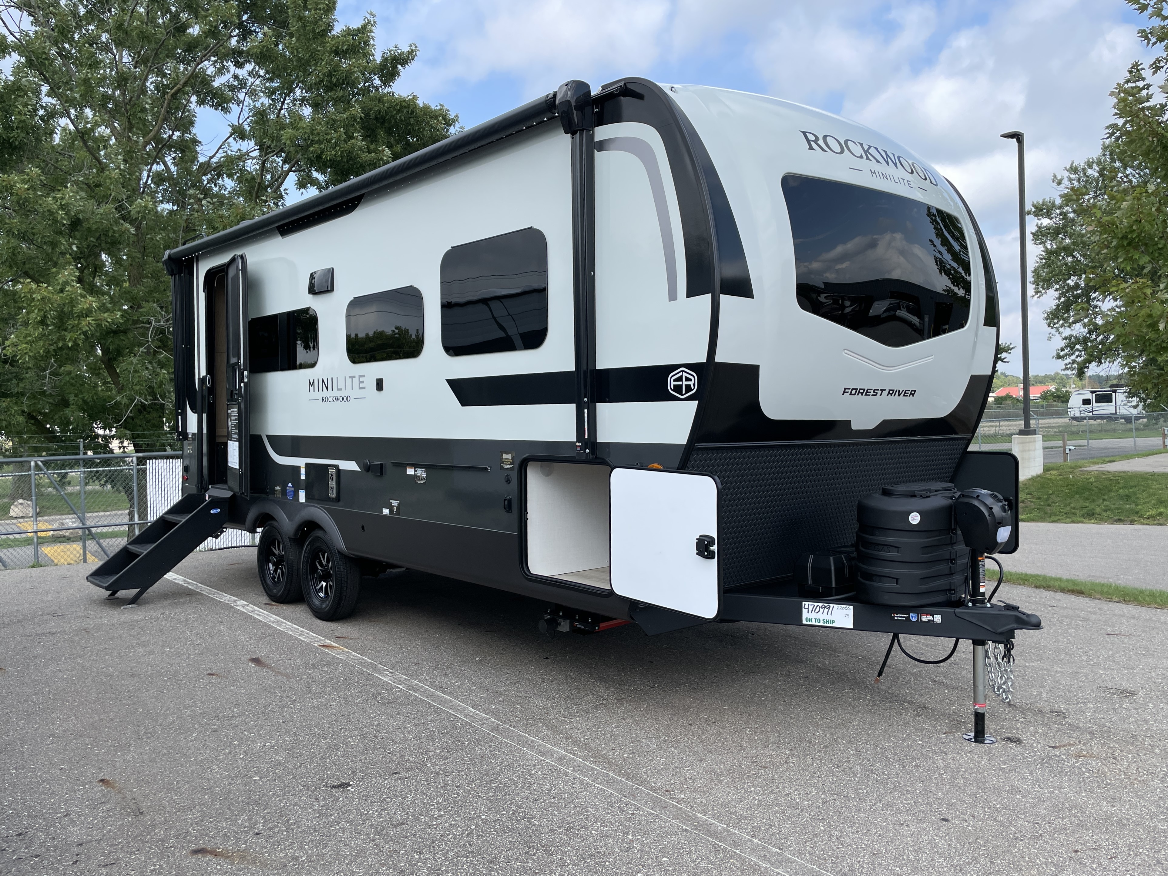 2027 Forest River Rockwood Mini Lite 2205S - Image 1
