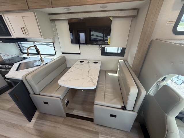 2027 THOR MOTOR COACH MAGNITUDE GA28 - Image 23
