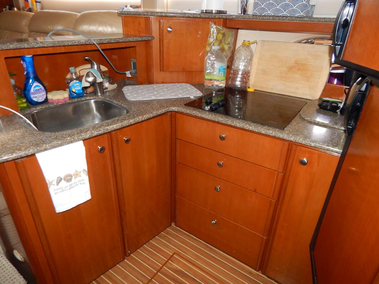 2005 Meridian 408 Motor Yacht - Image 8