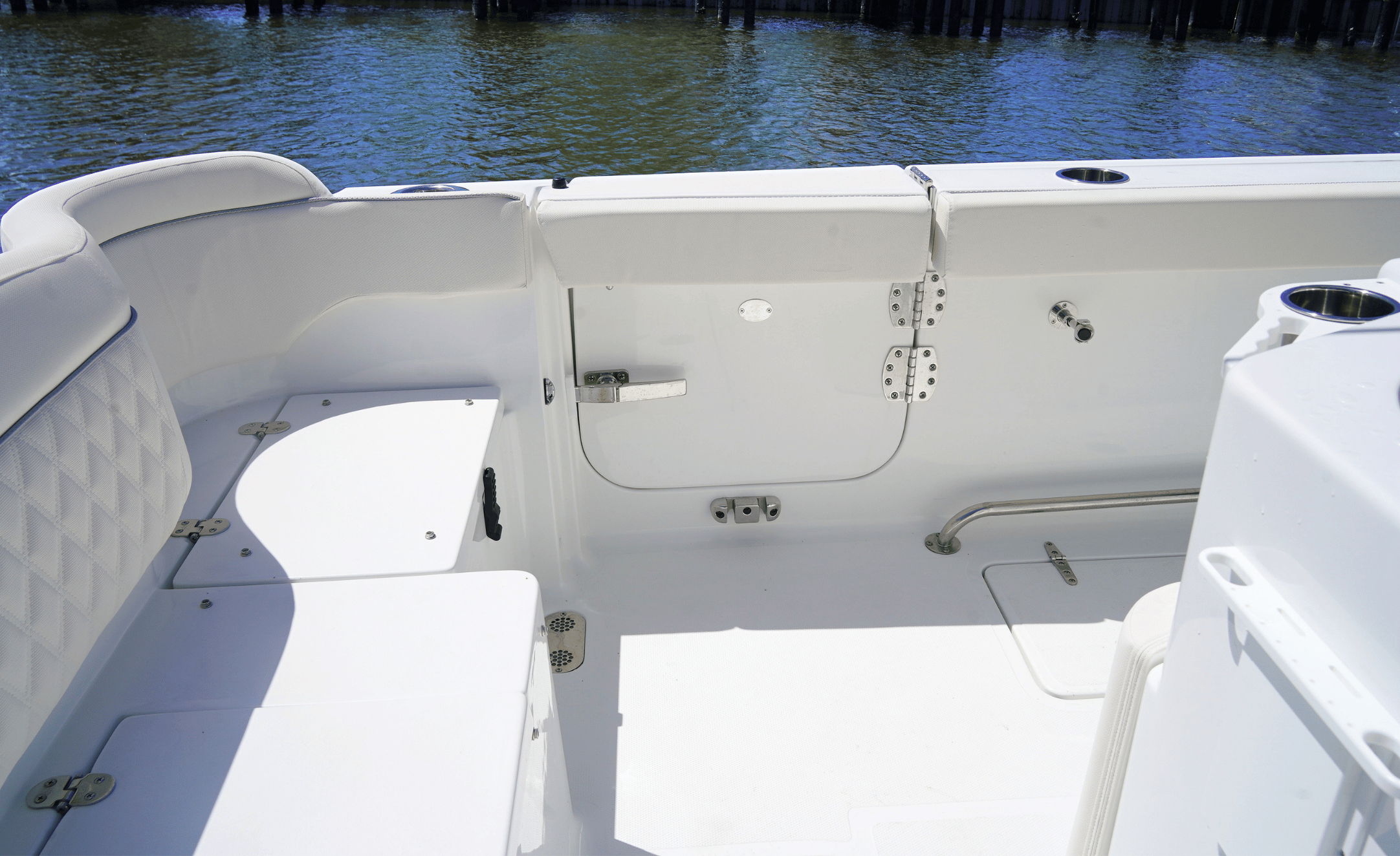 2027 SEA HUNT ULTRA 265SE - Image 19